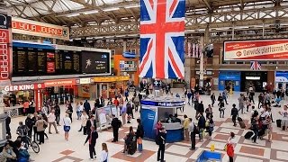 A Walk Through The London Victoria Station London England [upl. by Idnahr]